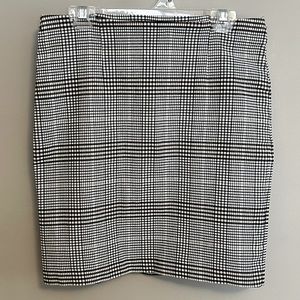 Dynamite Skirt